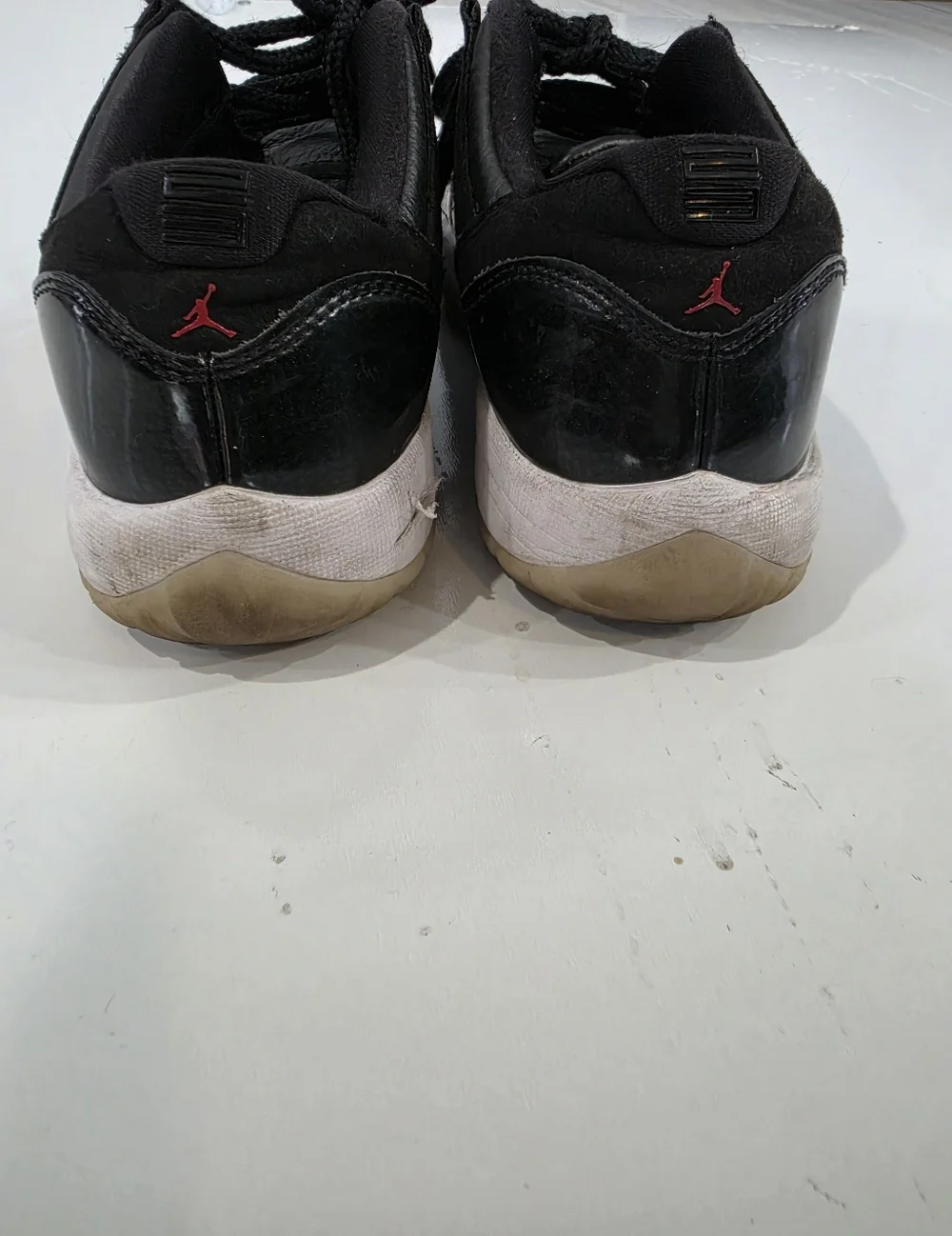 Nike Air Jordan 11 Retro Low 72-10 sneakers Size 6.5Y